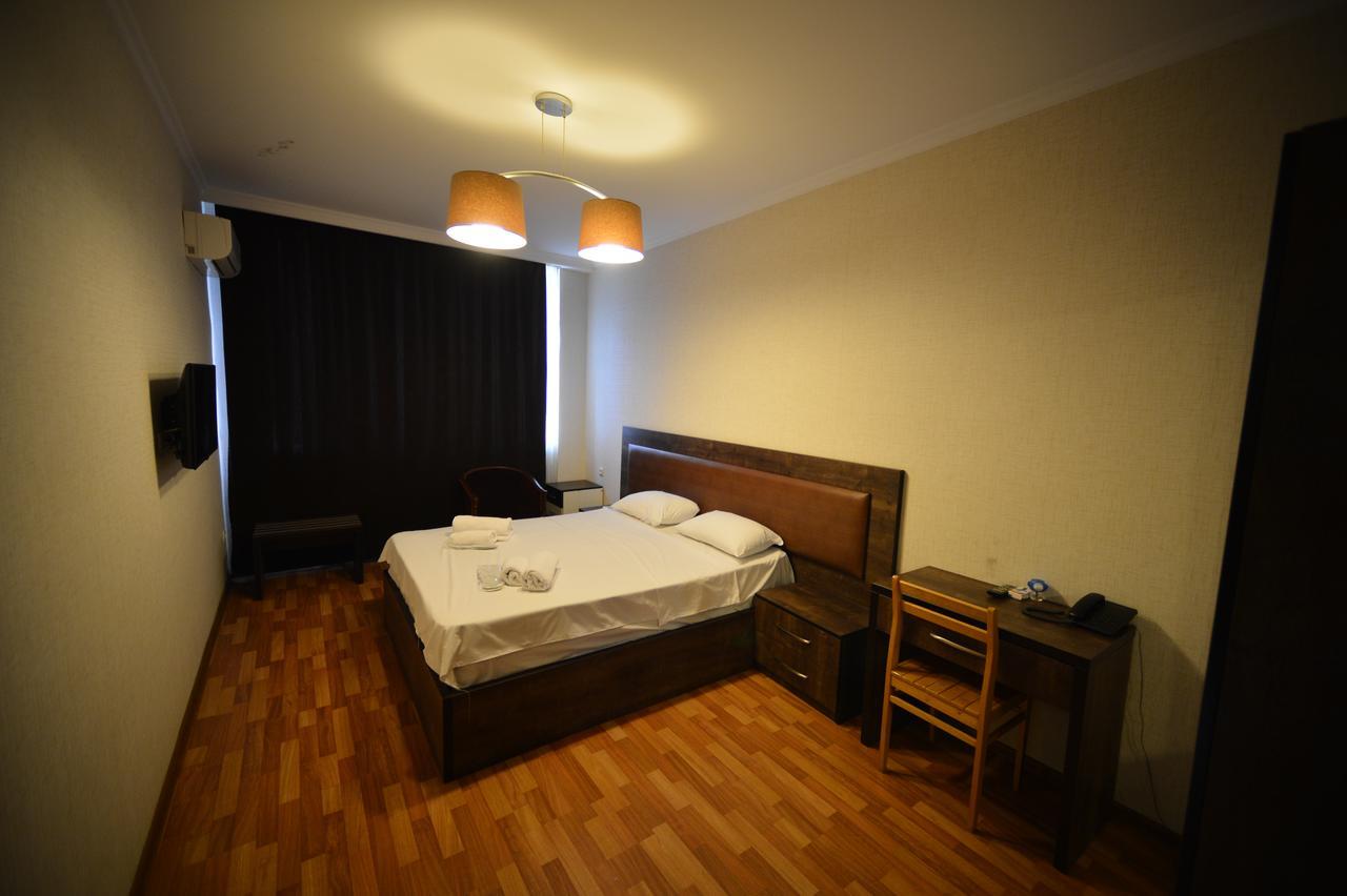 Green Hotel Batumi Exterior photo