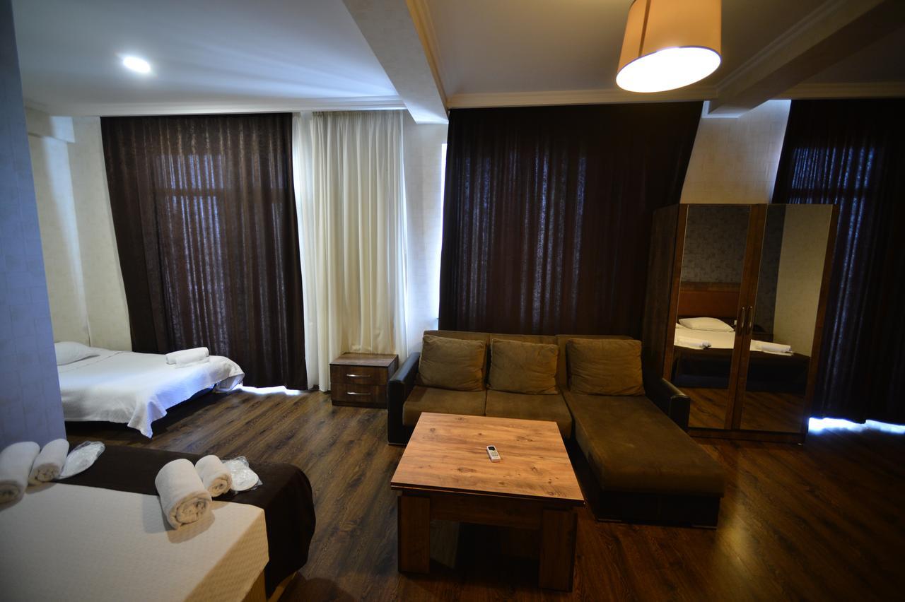 Green Hotel Batumi Exterior photo